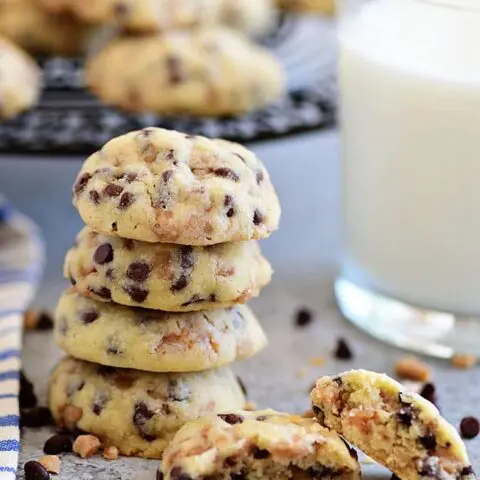 Toffee Chocolate Chip Shortbread Cookies
